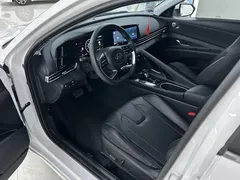 2022 Hyundai Elantra 1.5L CVT LUX Premium, белый — фото 4