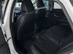 2022 Hyundai Elantra 1.5L CVT LUX Premium, белый — фото 5