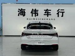 2022 Hyundai Elantra 1.5L CVT LUX Premium, белый — фото 14