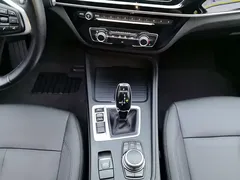 2023 BMW 1 Series 1 120i M Sport, белый — фото 16