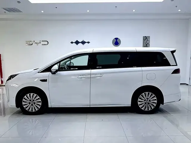 2025 BYD Xia DM-i PHEV 1.5T 180km