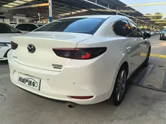 2022 Mazda 3 2.0L AT, белый — фото 3