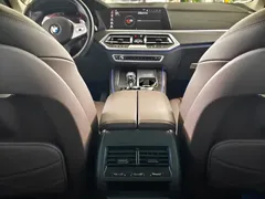 2022 BMW X5 30Li Premium M Sport Package, чёрный — фото 11