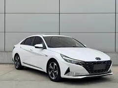 2022 Hyundai Elantra 1.5L CVT LUX Premium, белый — фото 2