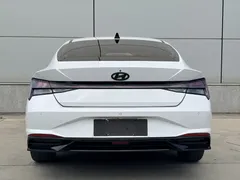 2022 Hyundai Elantra 1.5L CVT LUX Premium, белый — фото 3