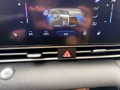 2022 Hyundai Elantra 1.5L CVT LUX Premium, белый — фото 9