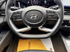 2022 Hyundai Elantra 1.5L CVT LUX Premium, белый — фото 12