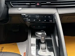 2022 Hyundai Elantra 1.5L CVT LUX Premium, белый — фото 14