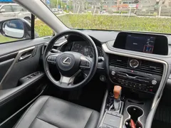2020 Lexus RX 300 4WD, белый — фото 10
