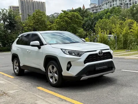 2023 Toyota RAV4 2.0L CVT 2WD Plus