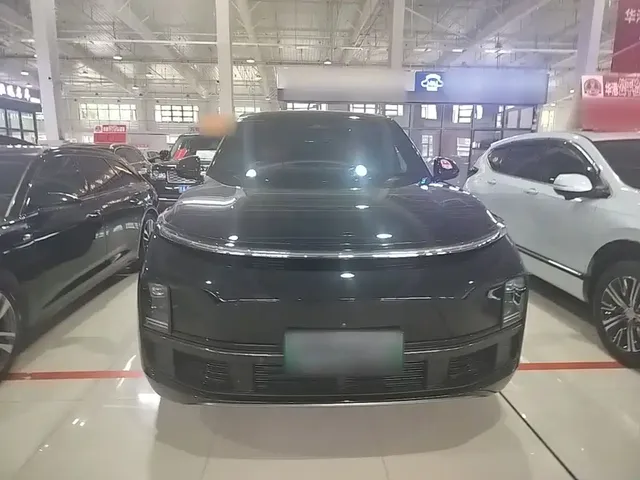 2023 Li Auto L8