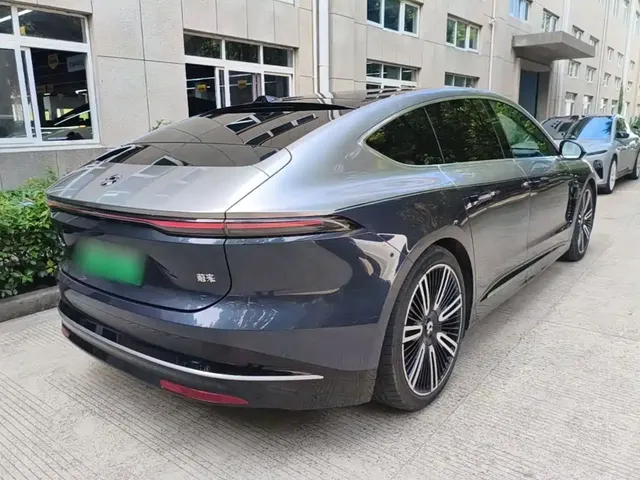 2025 Nio ET9 102kWh Signature Edition