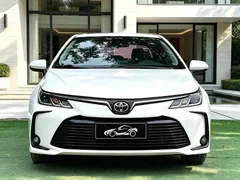 2021 Toyota Corolla 1.2T S-CVT Luxury, белый — фото 2