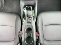 2021 Toyota Corolla 1.2T S-CVT Luxury, белый — фото 11