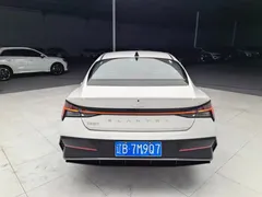 2023 Hyundai Elantra 1.5L CVT LUX Premium, белый — фото 4