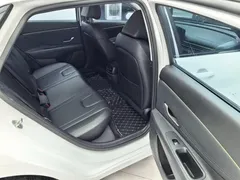 2023 Hyundai Elantra 1.5L CVT LUX Premium, белый — фото 10