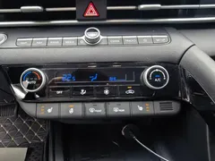 2023 Hyundai Elantra 1.5L CVT LUX Premium, белый — фото 16