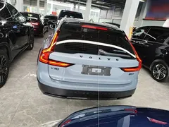 2021 Volvo V90 Cross Country B5 AWD — фото 4
