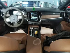 2021 Volvo V90 Cross Country B5 AWD — фото 6