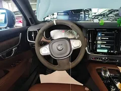 2021 Volvo V90 Cross Country B5 AWD — фото 7