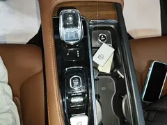 2021 Volvo V90 Cross Country B5 AWD — фото 10