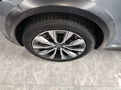 2021 Volvo V90 Cross Country B5 AWD — фото 25