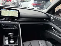 2023 Hyundai Elantra 1.5L CVT LUX Premium, белый — фото 10