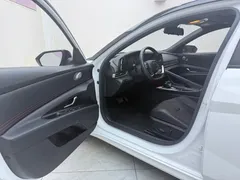 2022 Hyundai Elantra 1.5L CVT 20th Anniversary, белый — фото 7