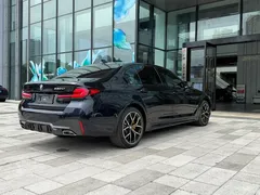 2022 BMW 5 Series 5 530Li M, чёрный — фото 4