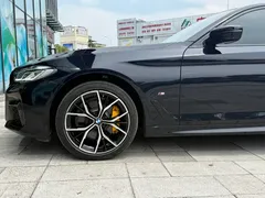 2022 BMW 5 Series 5 530Li M, чёрный — фото 9