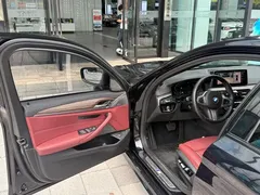 2022 BMW 5 Series 5 530Li M, чёрный — фото 12