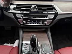 2022 BMW 5 Series 5 530Li M, чёрный — фото 24