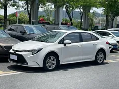 2022 Toyota Levin 185T CVT Luxury, белый — фото 1