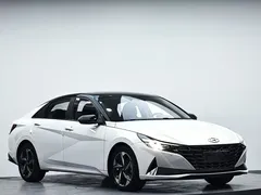 2022 Hyundai Elantra 1.5L CVT LUX Premium, белый — фото 4