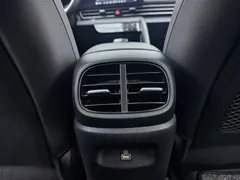 2022 Hyundai Elantra 1.5L CVT LUX Premium, белый — фото 11
