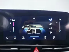 2022 Hyundai Elantra 1.5L CVT LUX Premium, белый — фото 17