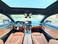 2022 BMW 5 Series 5 530i M, белый — фото 7