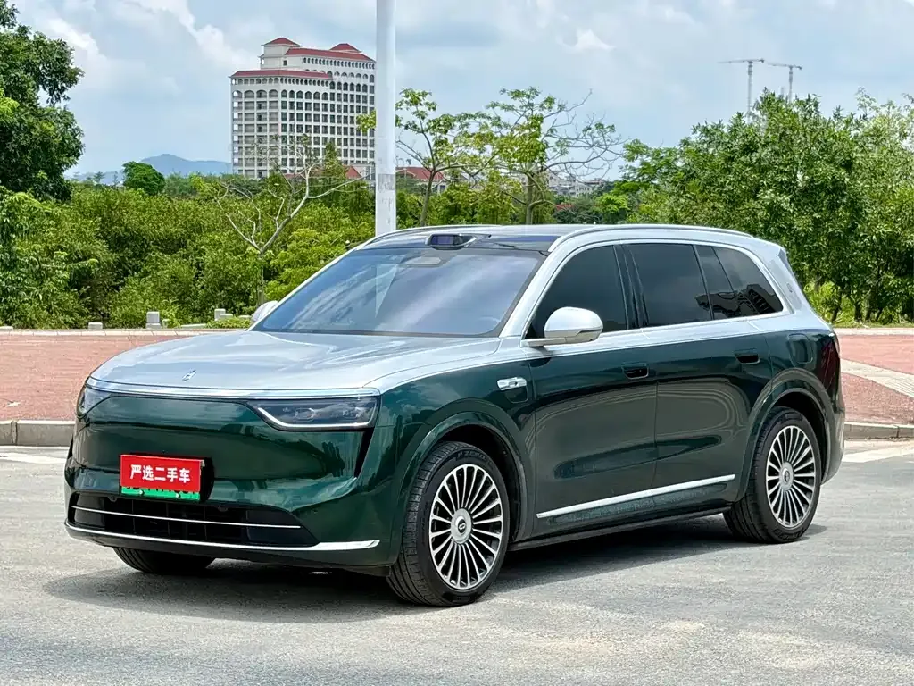 2025 Aito M8 53.4kWh 5 192