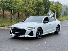2022 Audi A7 55 TFSI quattro Premium, белый — фото 1