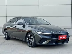 2023 Hyundai Elantra 1.5L CVT LUX Premium — фото 7