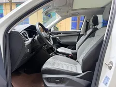 2023 Volkswagen Tayron 330TSI 2WD Plus, белый — фото 4