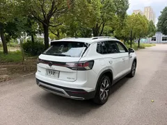 2023 Volkswagen Tayron 330TSI 2WD Plus, белый — фото 9