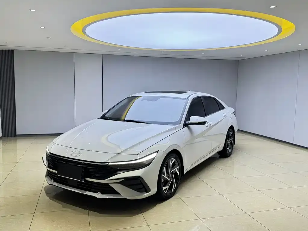 2023 Hyundai Elantra 1.5L CVT LUX Premium