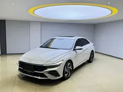 2023 Hyundai Elantra 1.5L CVT LUX Premium, белый — фото 1