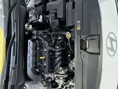 2023 Hyundai Elantra 1.5L CVT LUX Premium, белый — фото 8