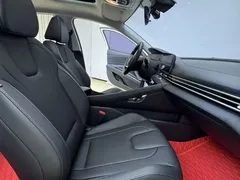 2023 Hyundai Elantra 1.5L CVT LUX Premium, белый — фото 9