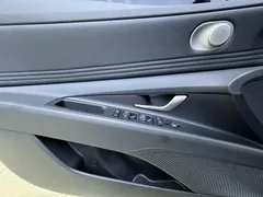 2023 Hyundai Elantra 1.5L CVT LUX Premium, белый — фото 17