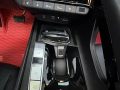 2023 Hyundai Elantra 1.5L CVT LUX Premium, белый — фото 20