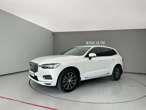 2021 Volvo XC60 4WD Luxury