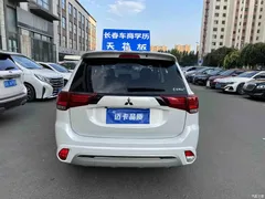 2021 Mitsubishi Outlander 2.0L 2WD 5, белый — фото 4